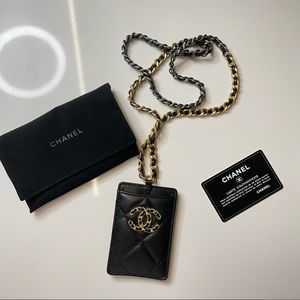 Authentic Brand New Chanel 19 Card Holder with chain